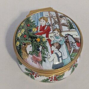 HALCYON DAYS ENAMELS Bristol England Christmas Family Porcelain Trinket Box